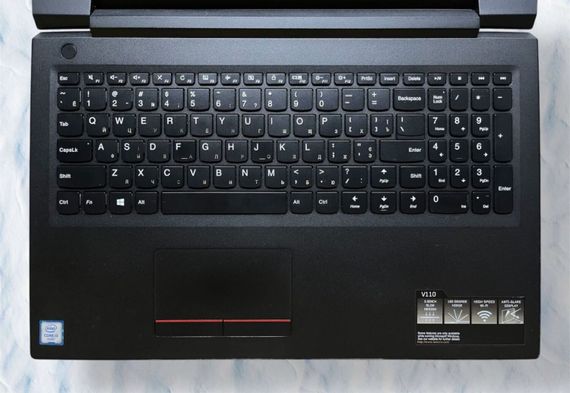 Ноутбук Lenovo V110-15ISK / 15.6" (1366x768) TN / Intel Core i3-6100U (2 (4) ядра по 2.3 GHz) / 4 GB DDR4 / 240 GB SSD / Intel HD Graphics 520 / WebCam б/у | Зображення 3