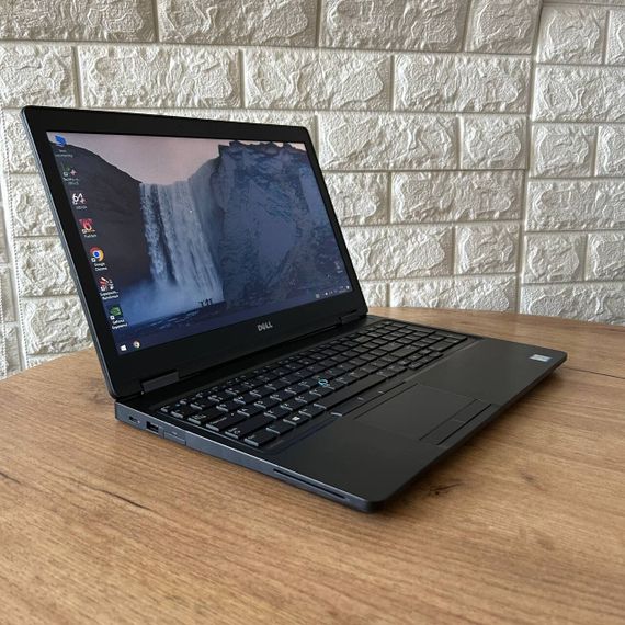 Ноутбук Б-класс Dell Latitude 5580 / 15.6" (1366x768) TN / Intel Core i7-7600U (2 (4) ядра по 2.8 - 3.9 GHz) / 8 GB DDR4 / 500 GB HDD / nVidia GeForce 930MX, 2 GB GDDR3, 64-bit  б/у | Зображення 3