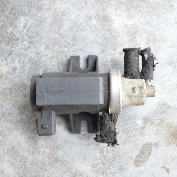 Клапан управління турбіни 1.9 TDI Skoda Octavia 1996-2010 Клапан тиску наддуву Шкода Октавія 1H0906627A