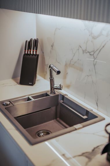 Мийка кухонна Deante Magnetic, граніт, квадрат, без крила, 560х500х219мм, чаша - 1, врізна, сірий (ZRM_S103) | Зображення 1