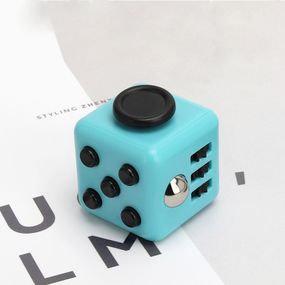 Кубик антистресс Fidget Cube 14134 3.5х3.5х4 см голубой с черным