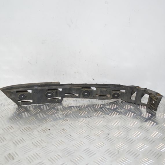 Направляюча заднього бампера права Volkswagen Golf V 2003-2009 універсал Кронштейн бампера задній правий Фольксваген 1K9807394 | Зображення 3