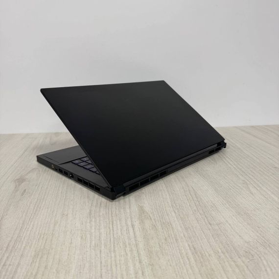 Ігровий ноутбук MSI Creator 15 A11UH / 15,6" (1920x1080) IPS / Intel Core i7-11800H (8 (16) ядер по 1,9 - 4,6 ГГц) / 16 ГБ DDR4 / 512 ГБ SSD / nVidia GeForce RTX 3080, 8 ГБ GDDR6, 256-біт / Веб-камера б/в | Зображення 7