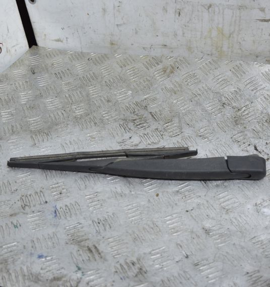 Щіткотримач задній Opel Astra H 2004-2012 Склоочисник двірник заднього скла Опель Астра Н 53777256