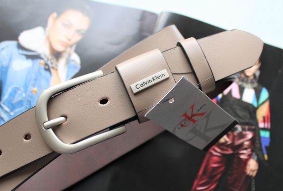 Женский ремень Calvin Klein бежевый