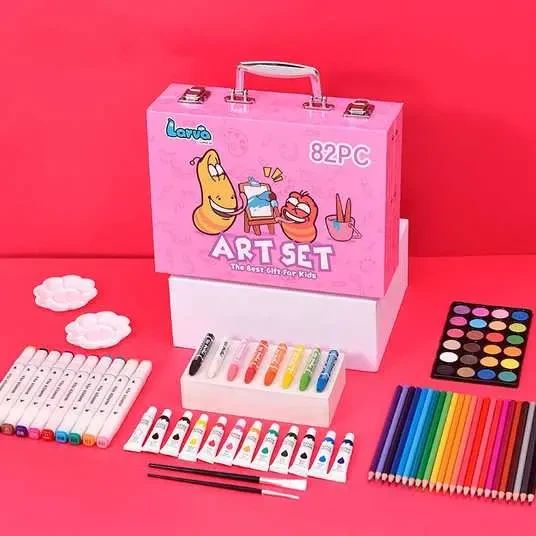 Розовый Набор юного художника для рисования и творчества Art Set на 82 предмета