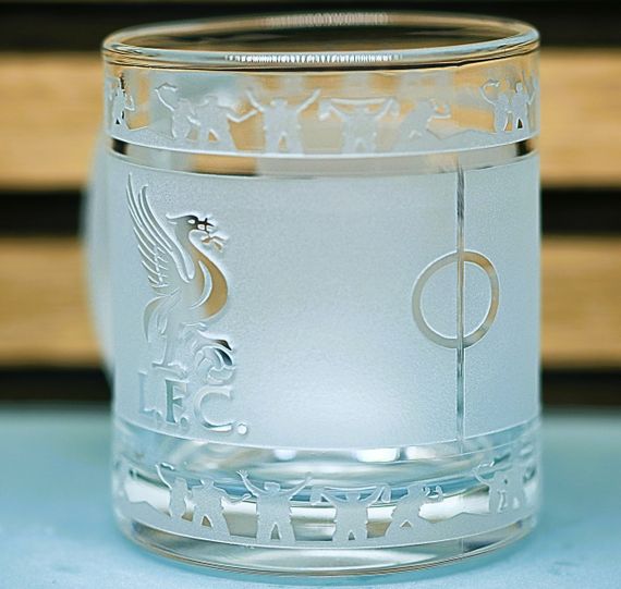 Скляна чашка 320 мл Liverpool з гравіюванням подарунок для фаната ФК Ліверпуль футбольна кружка кругова | Зображення 3