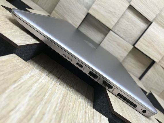 Ноутбук Б-класс HP EliteBook Folio 1040 G3 / 14" (2560x1440) IPS / Intel Core i5-6300U (2 (4) ядра по 2.4 - 3.0 GHz) / 16 GB DDR4 / 256 GB SSD / Intel HD Graphics 520 / WebCam / Windows 10 б/у | Зображення 5