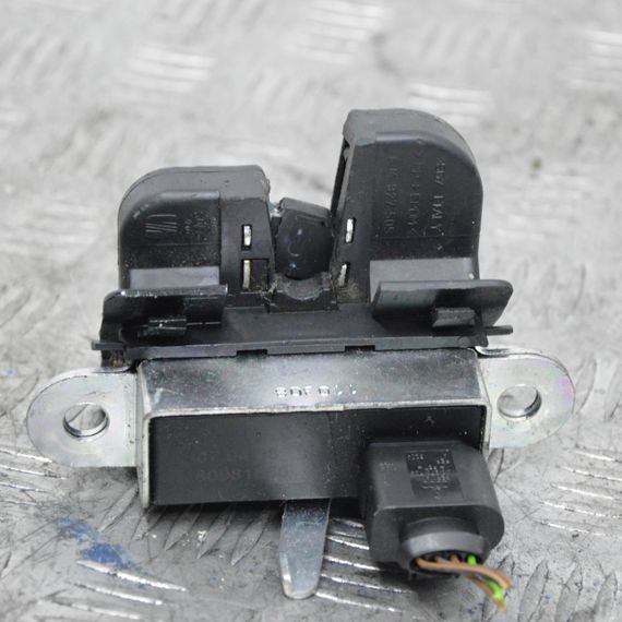 Замок кришки багажника Seat Ibiza IV 2008-2017 Замок кришки багажника Сеат Ібіза 4 6J4827505 | Зображення 1