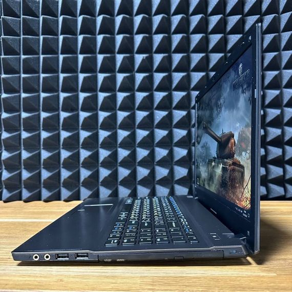 Ноутбук Б-клас Clevo W54 55SU1 / 15.6" (1920x1080) TN / Intel Core i7-4712MQ (4 (8) ядра по 2.3 - 3.3 GHz) / 8 GB DDR3 / 128 GB SSD / Intel HD Graphics 4600 / WebCam б/в | Зображення 5