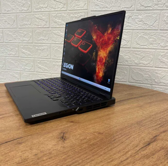 Ноутбук Lenovo Legion Pro 5 16IRX8 2K 240Hz i7 13700HX 32Gb SSD 1Tb RTX 4070 Б/В | Зображення 3