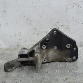 Кронштейн компресор кондиціонера 2.5 DCI Nissan Navara Pathfinder 2005-2015 Ніссан Навара Патфайндер 11910EB300