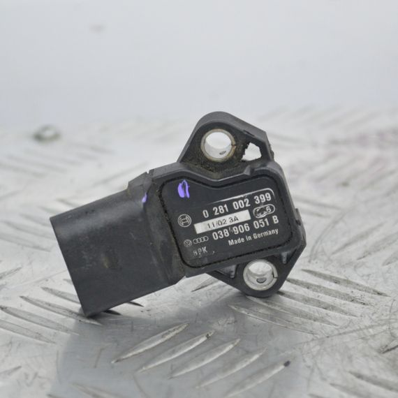 Датчик тиску наддуву повітря Audi A1 A2 A3 A4 A6 A8 Ауді 2001-2011 BOSCH 0281002399