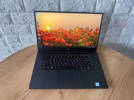 Ноутбук Dell Precision 5520 15,6"FHD IPS Xeon E3 1505M 8Gb SSD512 Quadro M1200  Б/У