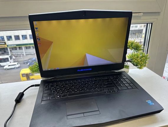 Ноутбук Dell Alienware 17  17.3" FHD  32/256 SSD + 1 TB ~ GTX 780M 4 GB Б/У | Зображення 1