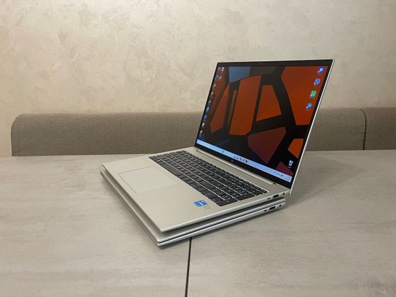 Ультрабук HP EliteBook 860 G10 / 16" (1920x1200) IPS / Intel Core i5-1335U (10 (12) ядер по 3.4 - 4.6 GHz) / 16 GB DDR5 / 512 GB SSD M.2 / Intel Iris Xe Graphics / WebCam / Fingerprint б/в + Подарунок Дротова миша / USB | Зображення 5