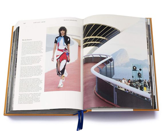 Книга о модных коллекциях Луи Витон Louis Vuitton Catwalk: The Complete Fashion Collections. Jo Ellison | Зображення 5