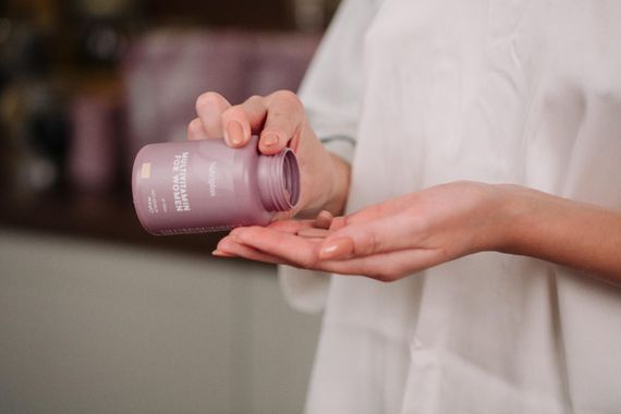 Мультивитаминный комплекс для женщин Farmasi Nutriplus 60 шт. | Зображення 8
