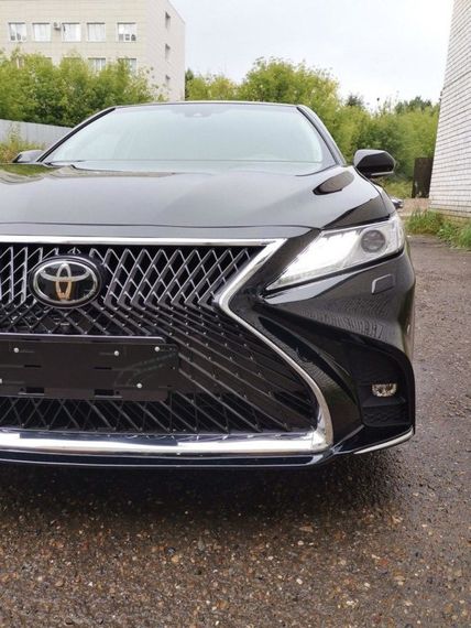Комплект обвісів Lexus LS style для Toyota Camry 2018-2024 рр | Зображення 5