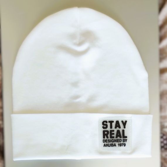 Шапка дитяча 5-12 років 52-54см подвійна с емблемою біла Stay real з відворотом весна/осінь бавовна