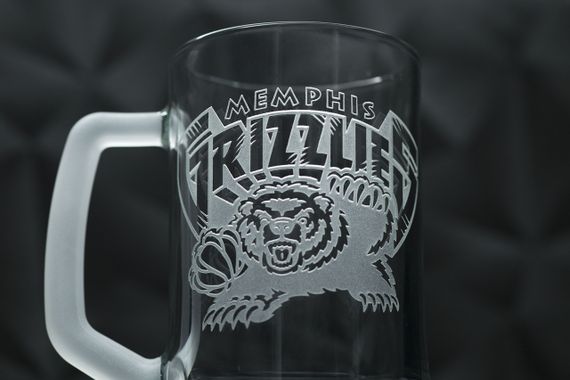 Подарочный бокал для пива 670 мл с гравировкой лого баскетбольного клуба НБА Мемфис гриззлис | Зображення 2