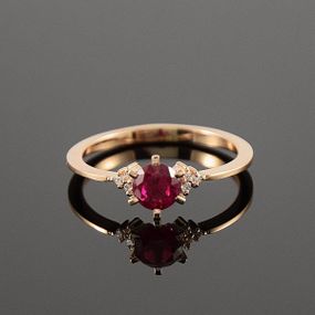 Кольцо из красного золота с рубином 14.5