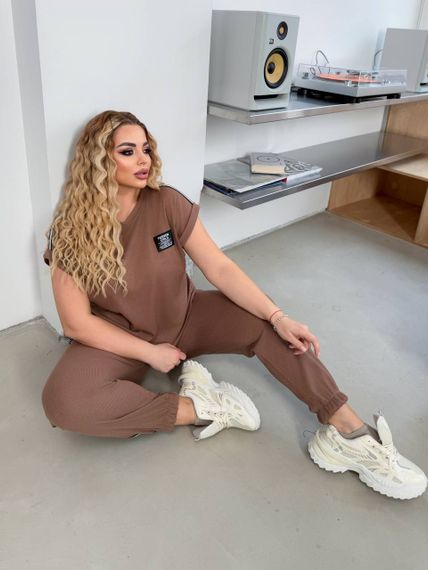 Женский спортивный костюм с лампасами штаны и футболка KF045 цвет коричневый, размер 56/60 | Зображення 5
