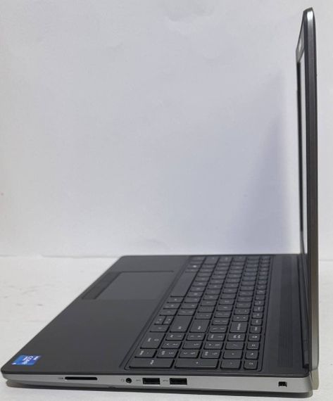 Мобільна робоча станція Dell Precision 7560 / 15.6" (1920x1080) IPS / Intel Core i5-11500H (6 (12) ядер по 2.4 - 4.6 GHz) / 16 GB DDR4 / 512 GB SSD / nVidia Quadro T1200, 4 GB GDDR6, 128-bit / WebCam б/в | Зображення 6
