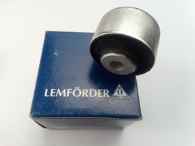 Сайлентблок переднього верхнього важеля A4/A6/A8, Lemforder (29318 01) (8D0407515C)