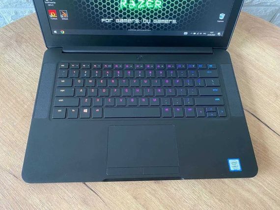 Ноутбук Razer Blade RZ09-0195 14.0" FHD IPS i7 7700HQ 16Gb SSD 256Gb GTX1060 | Зображення 4