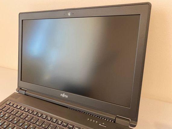 Мобільна робоча станція Fujitsu Celsius H780/15.6" (1920x1080) IPS/Intel Core i7-8750H (6(12) ядер по 2.2 - 4.1 GHz) / 16 GB DDR4 / 512 GB SSD / nVidia Quadro P600, 4 GB GDDR5, 128-bit / WebCam б/в | Зображення 3
