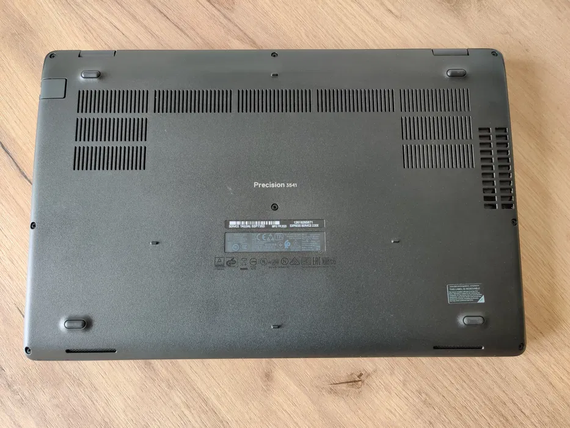 Ігровий Ноутбук Dell Precision 3541 / 15.6 "IPS / i7 9850H / 16Gb / SSD256 / Quad P620-4G | Зображення 4