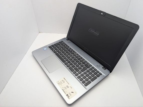 Ноутбук Asus X541U / 15.6" (1366x768) TN / Intel Core i3-6006U (2 (4) ядра по 2.0 GHz) / 10 GB DDR4 / 500 GB HDD / Intel HD Graphics 520 / WebCam / DVD-ROM б/у | Зображення 6