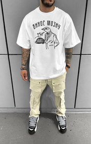 Футболка з мерчем