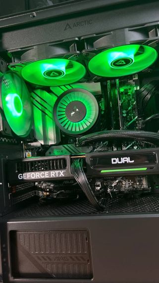 Збірка під замовлення: комп'ютер MSI MAG Forge M100R Black Tower / Intel Core i5-12400F (6 (12) ядер по 2.5 - 4.4 GHz) / 32 GB DDR5 / 1000 GB SSD M.2 / nVidia GeForce RTX 5060, 8 GB GDDR7, 128-bit / 650W | Зображення 4