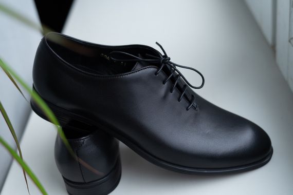 Шкіряні туфлі цільнокроєні 41 розмір