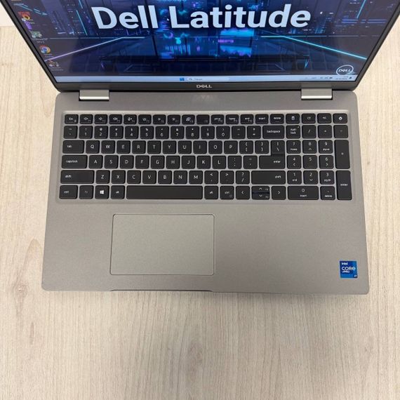 Ультрабук Б-класс Dell Latitude 5521 / 15.6" (1920x1080) IPS / Intel Core i7-11850H (8 (16) ядер по 2.5 - 4.8 GHz) / 16 GB DDR4 / 512 GB SSD / nVidia GeForce MX450, 2 GB GDDR6, 64-bit / WebCam б/у | Зображення 2