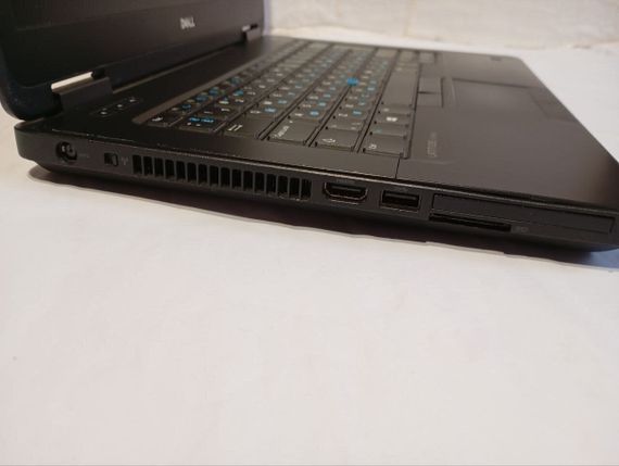 Ноутбук Б-класс Dell Latitude E5440 / 14" (1366x768) TN / Intel Core i5-4310U (2 (4) ядра по 2.0 - 3.0 GHz) / 8 GB DDR3 / 120 GB SSD / Intel HD Graphics 4400 / WebCam б/у | Зображення 4