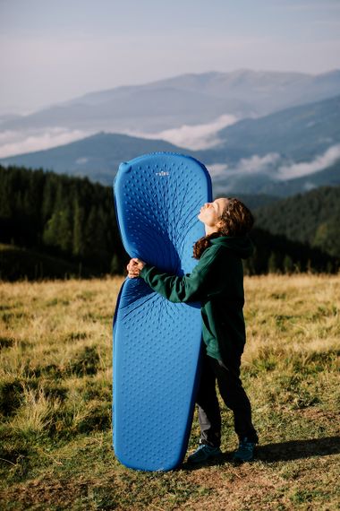 Килимок самонадувний Tribe Comfort Lite 5 см, туристичний каремат самонадувний для походу та кемпінгу, синій | Зображення 6