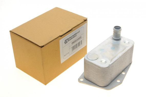 Радіатор масляний BMW 3 E90 320 d 04-11 M47 N47 теплообмінник  06003555