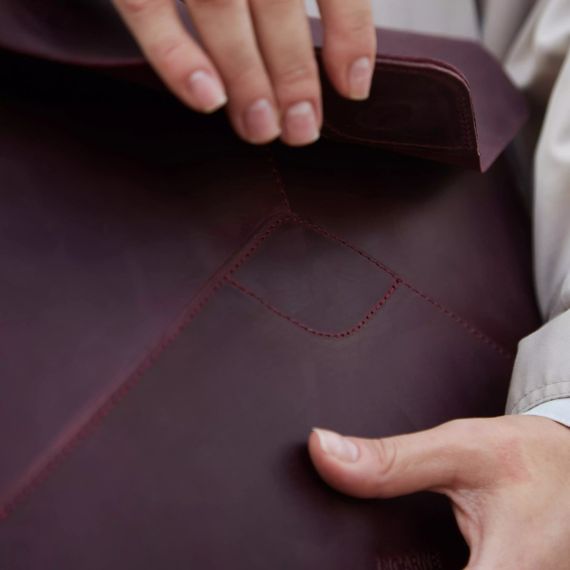 Чохол для ноутбука vintage Incarne Message MacBook Pro 16" 2019-2025 message-burgundy-vintage-pro-16 бордовий | Зображення 5