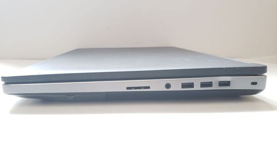 Мобильная рабочая станция Б-класс Dell Precision 7720 / 17.3" (1920x1080) IPS / Intel Core i7-7820HQ (4 (8) ядра по 2.9 - 3.9 GHz) / 32 GB DDR4 / 512 GB SSD M.2 / nVidia Quadro P5000, 16 GB GDDR5X, 256-bit / WebCam б/у | Зображення 4