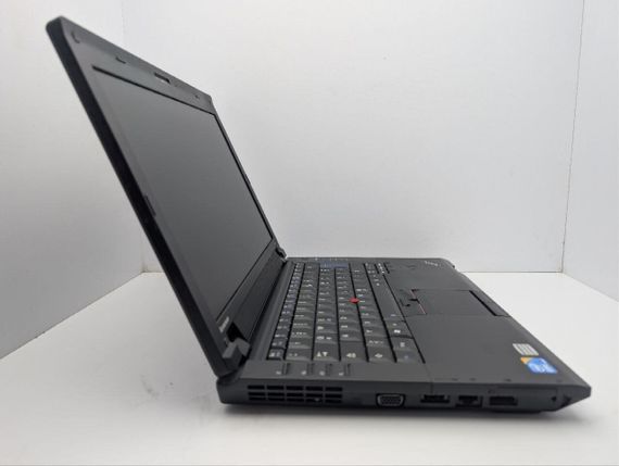 Ноутбук Lenovo ThinkPad L412 / 14" (1366x768) TN / Intel Core i3-380M (2 (4) ядра по 2.5 GHz) / 4 GB DDR3 / 250 GB HDD / Intel Graphics / WebCam / DVD-ROM / АКБ не тримає б/в | Зображення 3