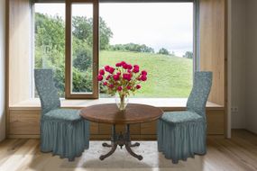 Жакардові чохли на стільці Roza з спідницею М'ятні