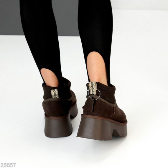 Модні замшеві уггі з манжетом на товстій підошві колір Шоколад | Зображення 6