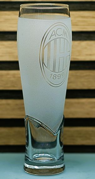 Пивной бокал крафтовый 440 мл ФК Милан AC Milan с гравировкой подарок для фаната футбольная кружка | Зображення 1