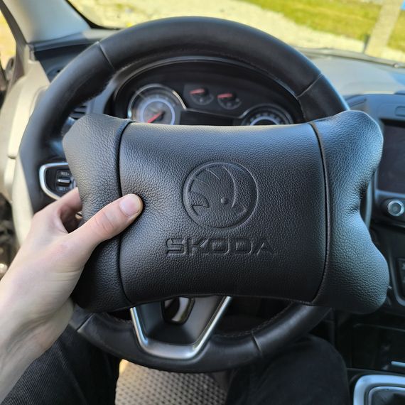 Подушка на авто сидіння Skoda, Подушка підголівник метелик для голови в авто VU-76 | Зображення 2