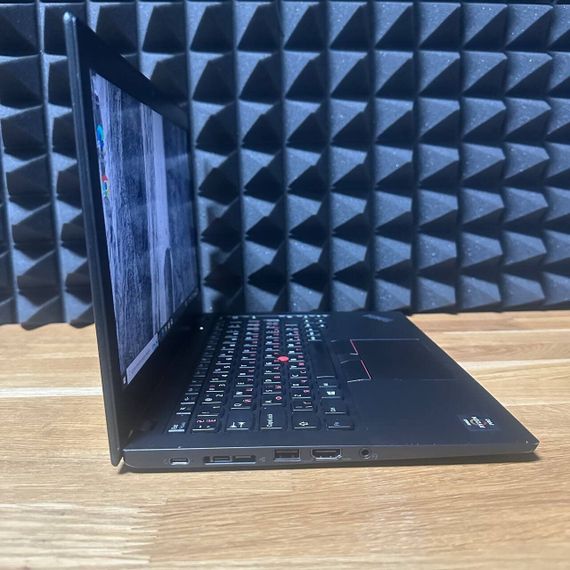 Нетбук Lenovo ThinkPad A285 / 12.5" (1920x1080) IPS Touch / AMD Ryzen 3 2200U (2 (4) ядра по 2.4 - 3.4 GHz) / 8 GB DDR3 / 128 GB SSD / AMD Radeon Vega 3 Graphics / WebCam б/у | Зображення 2