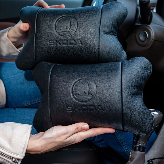 Набір авто подушок Skoda з натуральної шкіри + брелок, Автоподушка на підголовник | Зображення 7