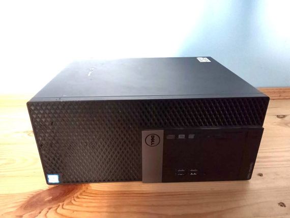ПК Dell OptiPlex 5040 Tower / Intel Core i3-6100 (2 (4) ядра по 3.7 GHz) / 4 GB DDR3 / 500 GB HDD / Intel HD Graphics 530 / DVD-RW б/в | Зображення 1